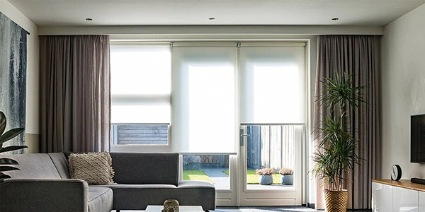 Curtains and window blinds