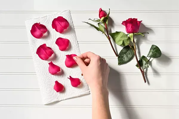 Drying petals