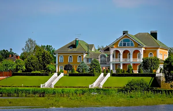 Lakeside Homes