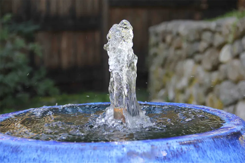 Disappearing fountain installation