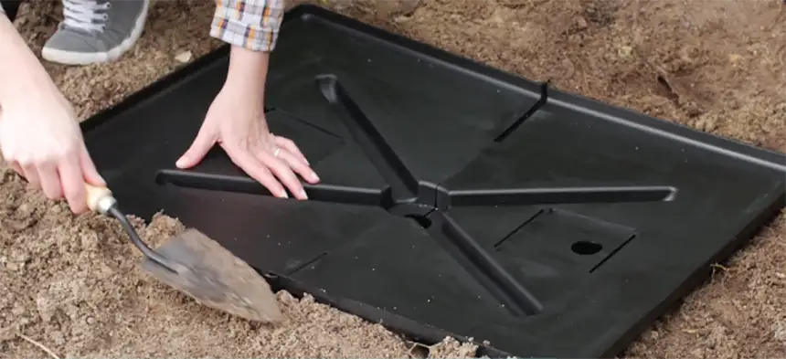 Grating and netting the reservoir