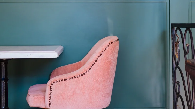 Decorative accent chair