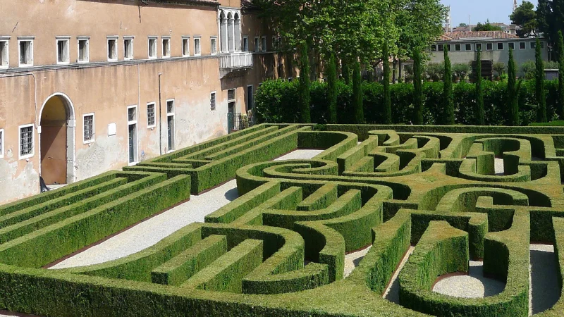 Family-friendly turf maze with green pathways