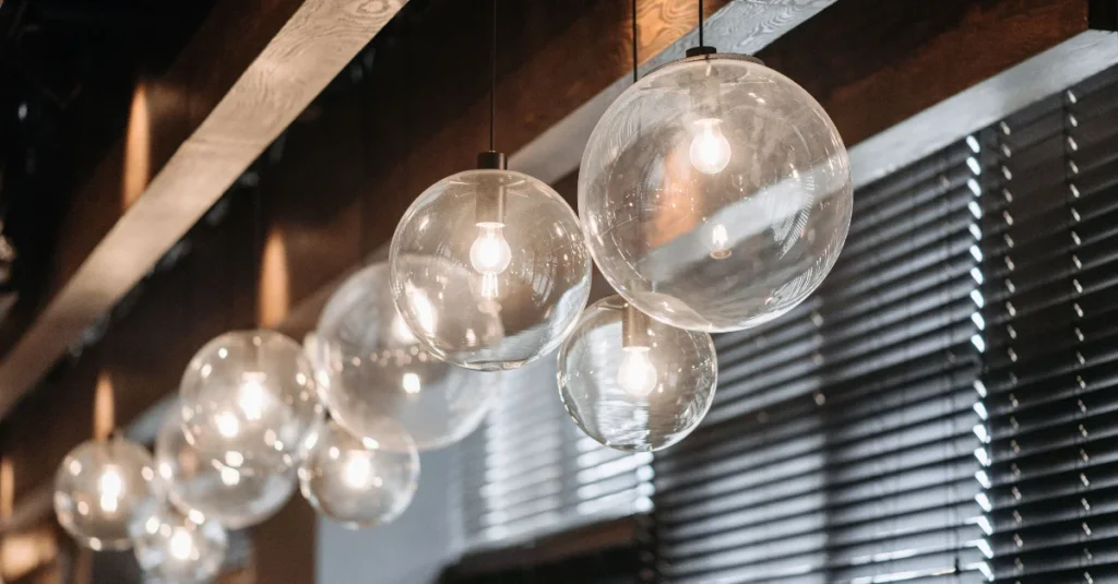 Stylish glass pendant lamp