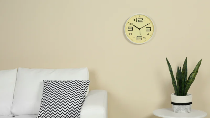 Elegant wall clock for home interior