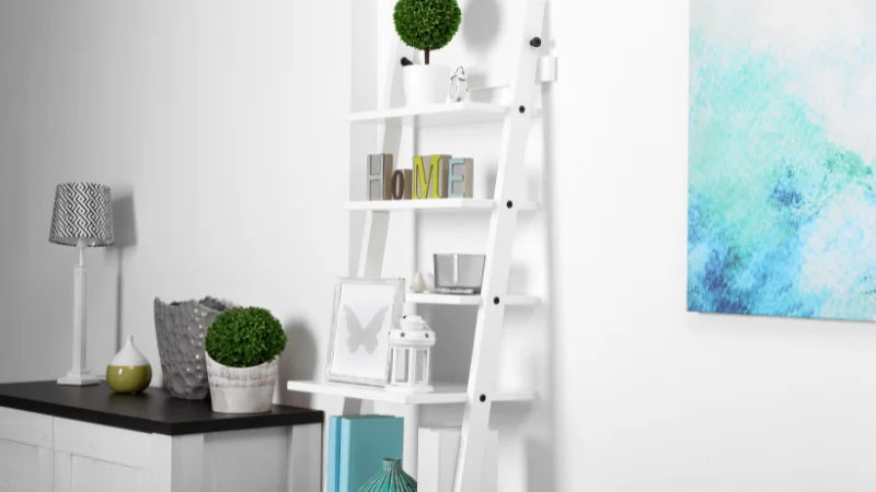 Freestanding ladder shelf for home