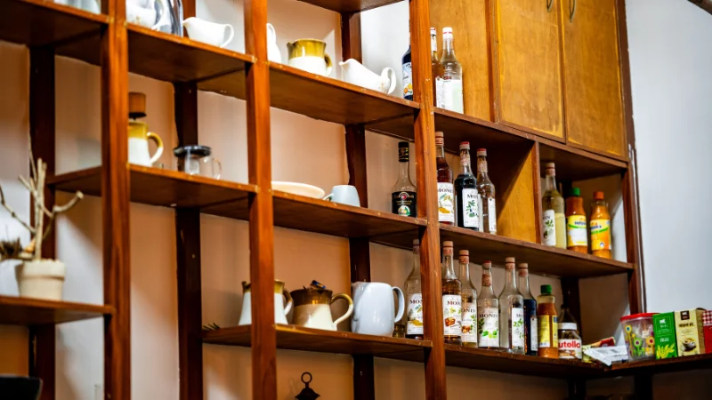 Open storage shelf for home decor