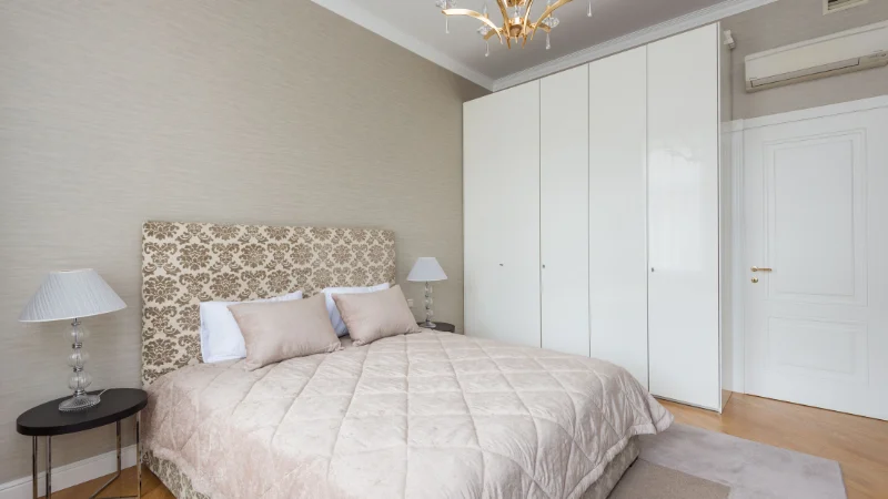 Soft quilted bedspread for bedroom