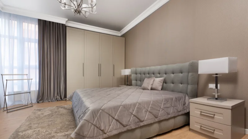Elegant quilted bedspread for bedroom