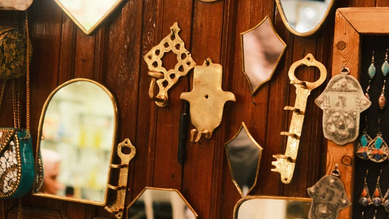Contemporary wall mirrors for home decor