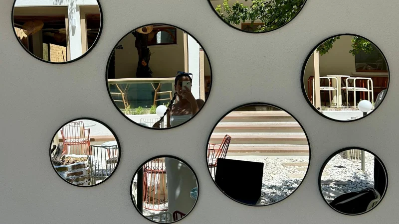 Contemporary wall mirror set for interior