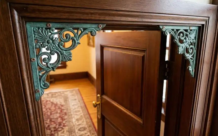 Corner Brackets