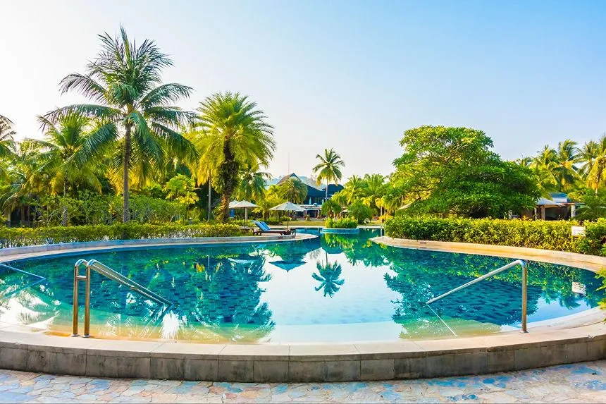 Simple turnkey pool with minimal features
